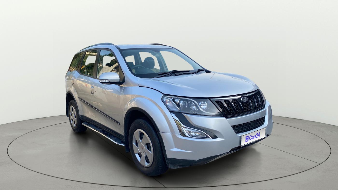 2016 Mahindra XUV500 W6, Diesel, Manual, 98,528 km, Right Front Diagonal