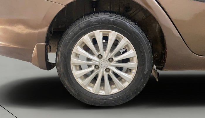 2015 Maruti Ciaz ZXI, Petrol, Manual, 49,901 km, Right Rear Wheel