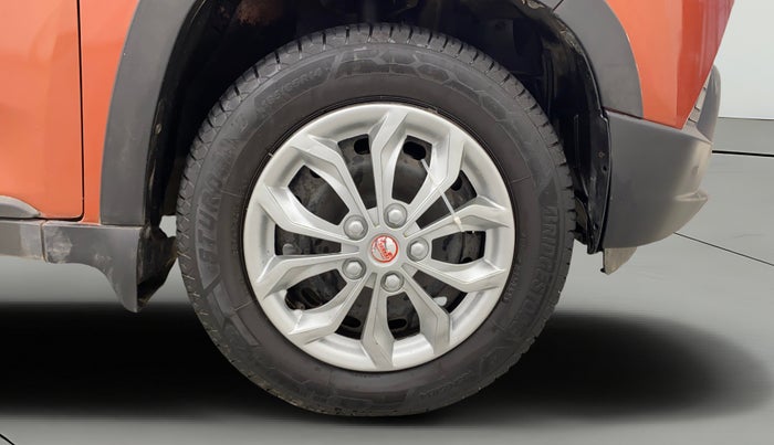 2016 Mahindra Kuv100 K6 6 STR, Petrol, Manual, 46,522 km, Right Front Wheel