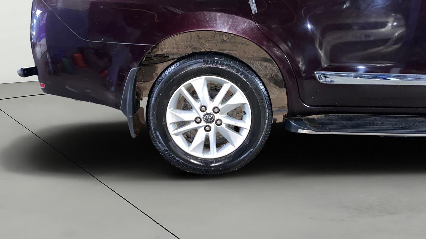 2018 Toyota Innova Crysta 2.4 GX 8 STR, Diesel, Manual, 28,379 km, Right Rear Wheel