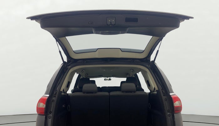 2018 Tata Hexa XTA 4X2 7 STR, Diesel, Automatic, 90,902 km, Boot Door Open