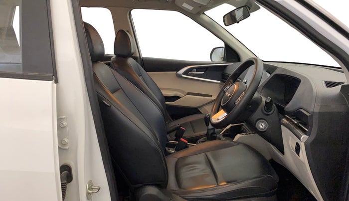 2024 KIA CARENS Premium (O) 1.5 Petrol 7 STR, Petrol, Manual, 56,101 km, Right Side Front Door Cabin