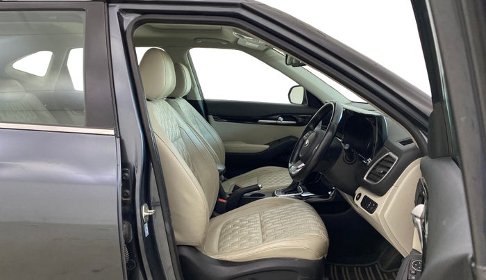 2019 KIA SELTOS HTX PLUS AT1.5 DIESEL, Diesel, Automatic, 1,30,096 km, Right Side Front Door Cabin