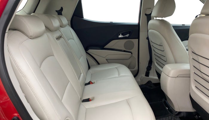 2023 Mahindra XUV300 W8 (O) 1.5 DIESEL AMT, Diesel, Automatic, 63,752 km, Right Side Rear Door Cabin