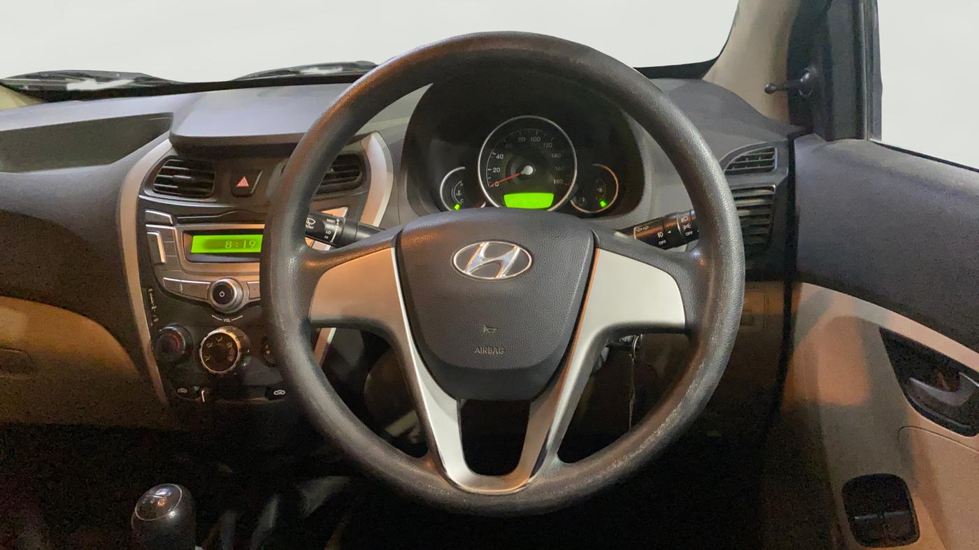 2016 Hyundai Eon SPORTZ, Petrol, Manual, 23,594 km, Steering Wheel Close Up