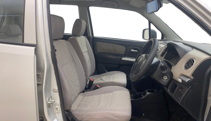 2014 Maruti Wagon R 1.0 VXI, Petrol, Manual, 1,15,085 km, Right Side Front Door Cabin
