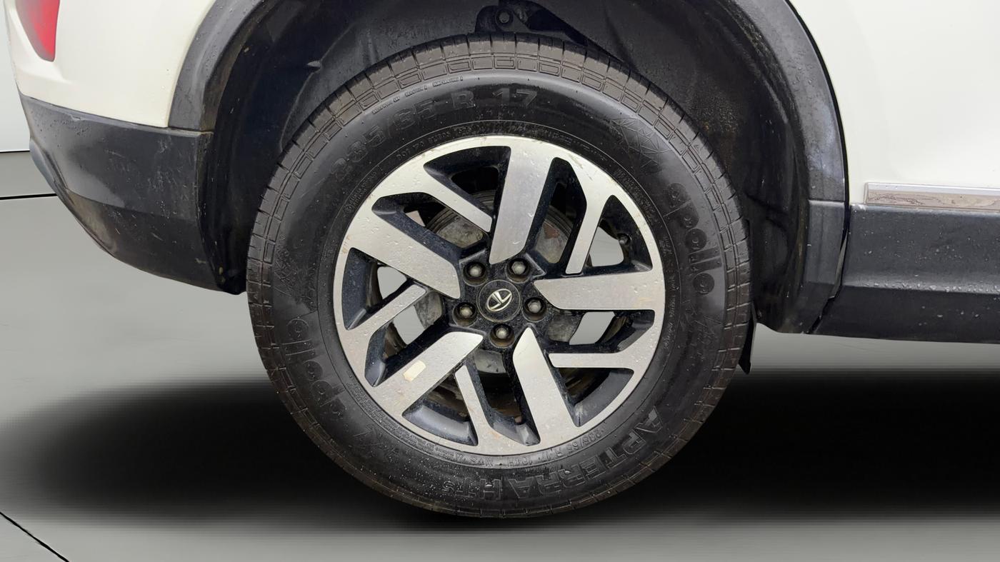 2021 Tata Harrier XZA PLUS 2.0L, Diesel, Automatic, 72,986 km, Right Rear Wheel