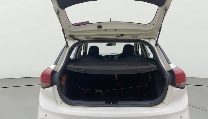 2018 Hyundai Elite i20 ASTA 1.2 (O), Petrol, Manual, 1,22,443 km, Boot Open Zoomed View