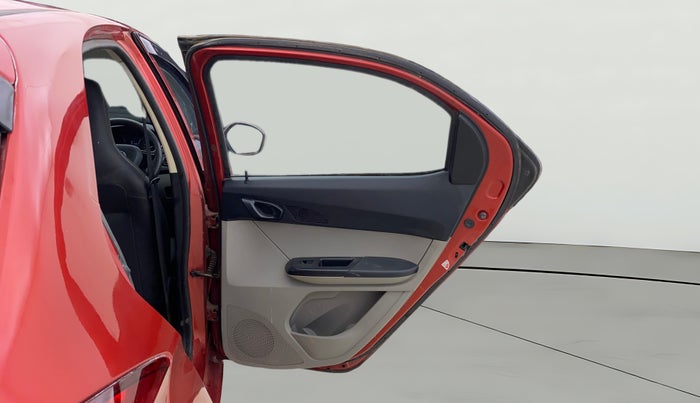 2018 Tata Tiago XTA PETROL, CNG, Automatic, 75,818 km, RHS Rear Door