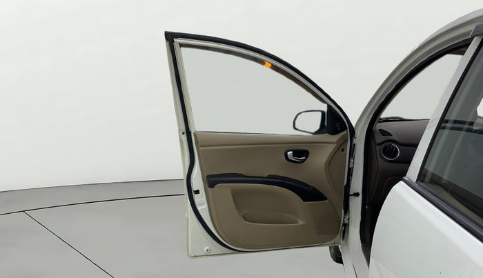 2013 Hyundai i10 MAGNA 1.1, CNG, Manual, 1,06,330 km, LHS Front Door