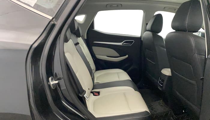 2024 MG ASTOR Sharp Pro 1.5 CVT (Ivory), Petrol, Automatic, 24,310 km, Right Side Rear Door Cabin