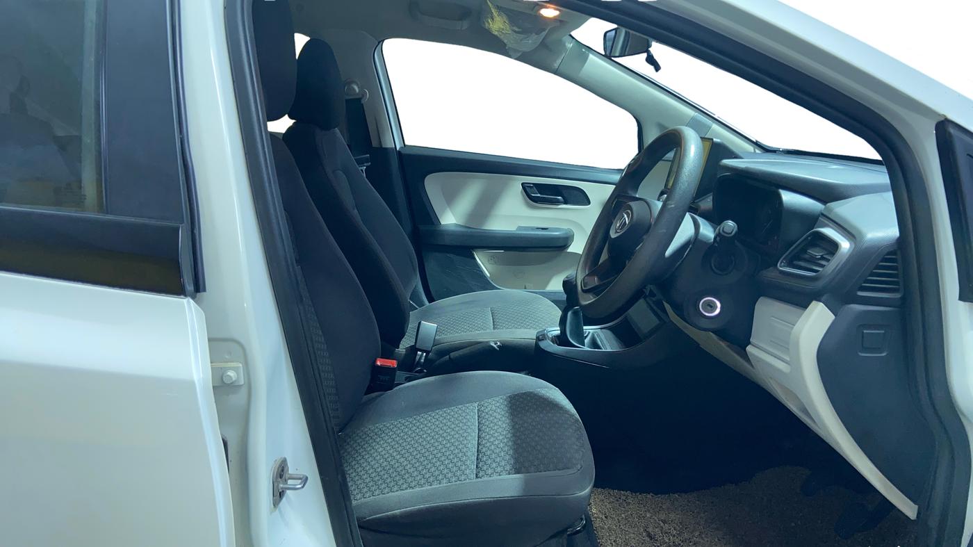2022 Tata ALTROZ XE PETROL, Petrol, Manual, 53,842 km, Right Side Front Door Cabin