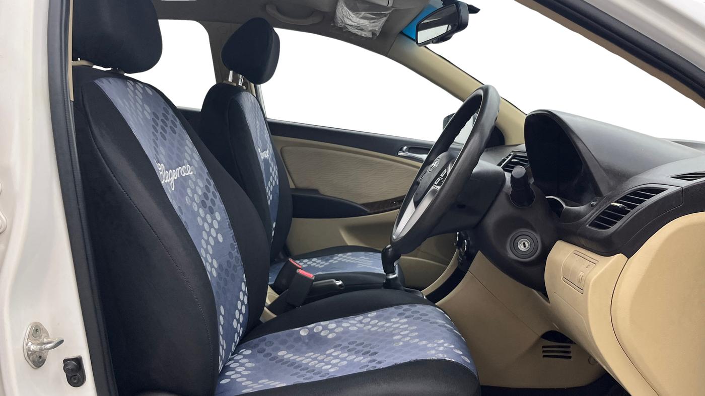 2014 Hyundai Verna FLUIDIC 1.6 VTVT SX, Petrol, Manual, 48,332 km, Right Side Front Door Cabin