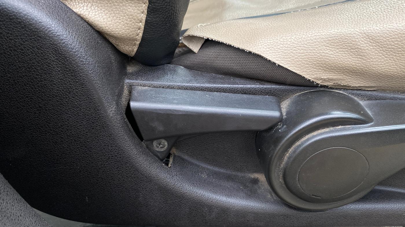 2015 Tata Zest XT PETROL, Petrol, Manual, 1,43,439 km, Third Seat Row ( optional )