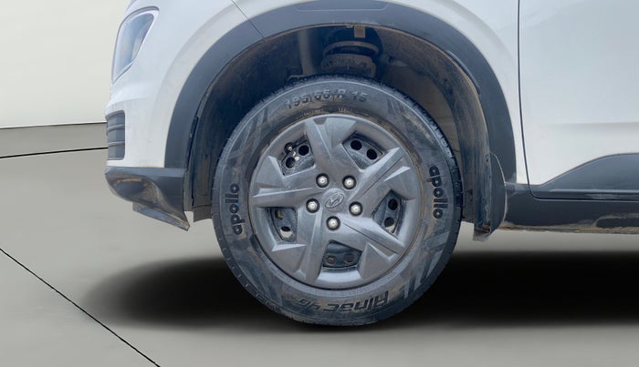 2023 Hyundai VENUE S 1.2, Petrol, Manual, 22,139 km, Left Front Wheel