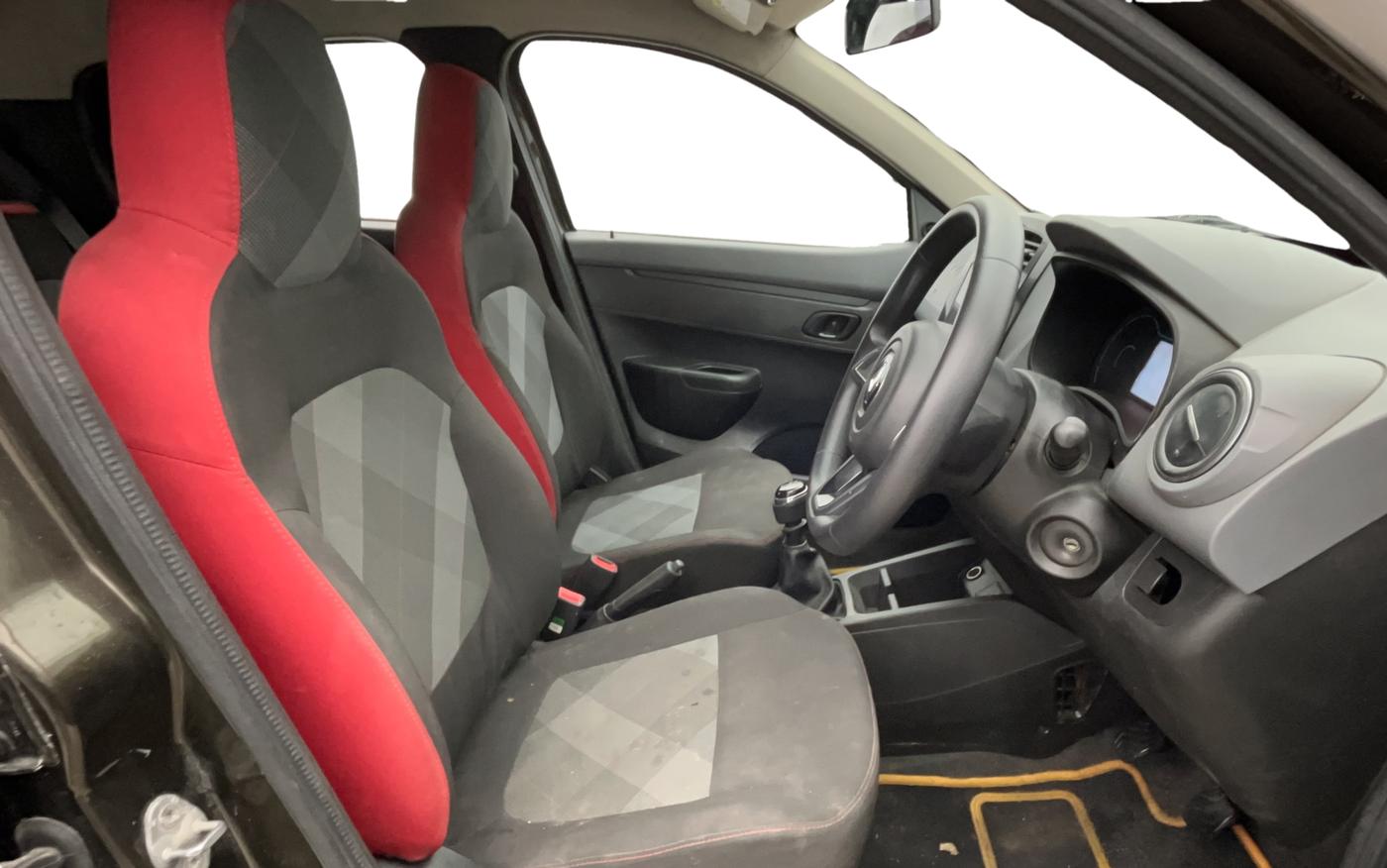 2021 Renault Kwid RXT 1.0 (O), Petrol, Manual, 21,089 km, Right Side Front Door Cabin
