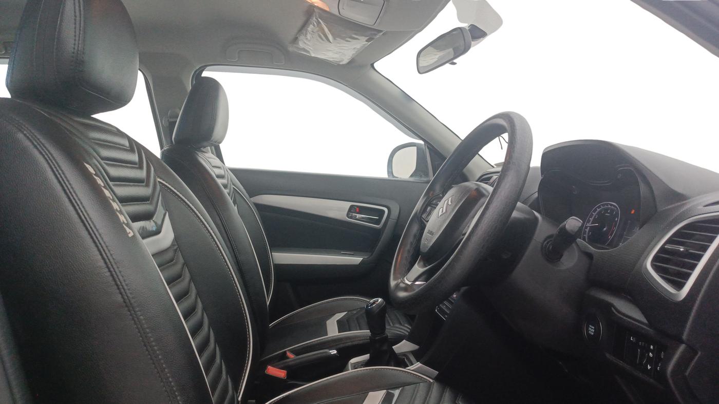 2021 Maruti Vitara Brezza ZXI, Petrol, Manual, 27,959 km, Right Side Front Door Cabin