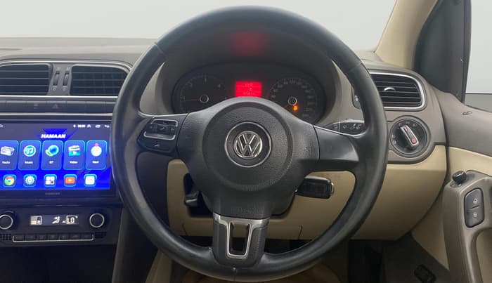 2014 Volkswagen Vento HIGHLINE DIESEL 1.6, Diesel, Manual, 1,05,013 km, Steering Wheel Close Up