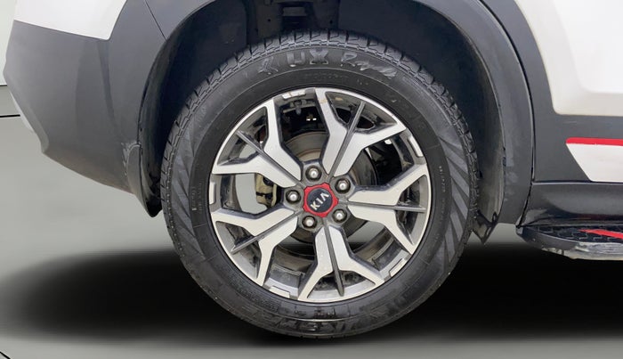 2021 KIA SELTOS GTX PLUS DCT 1.4 PETROL, Petrol, Automatic, 1,43,517 km, Right Rear Wheel