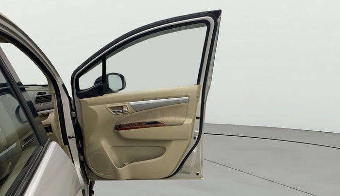 2013 Maruti Ertiga ZXI, Petrol, Manual, 70,324 km, RHS Front Door