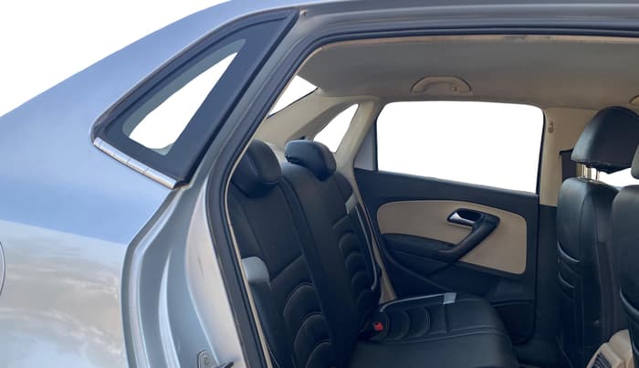 2017 Volkswagen Ameo HIGHLINE PLUS 1.5L AT 16 ALLOY, Diesel, Automatic, 1,06,109 km, Right Side Rear Door Cabin