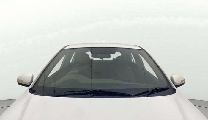 2016 Hyundai Elite i20 ASTA 1.4 CRDI (O), Diesel, Manual, 1,13,330 km, Front Windshield