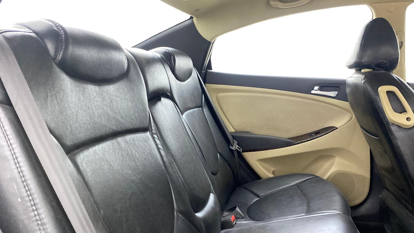 2015 Hyundai Verna FLUIDIC 4S 1.6 VTVT S(O), CNG, Manual, 46,565 km, Right Side Rear Door Cabin