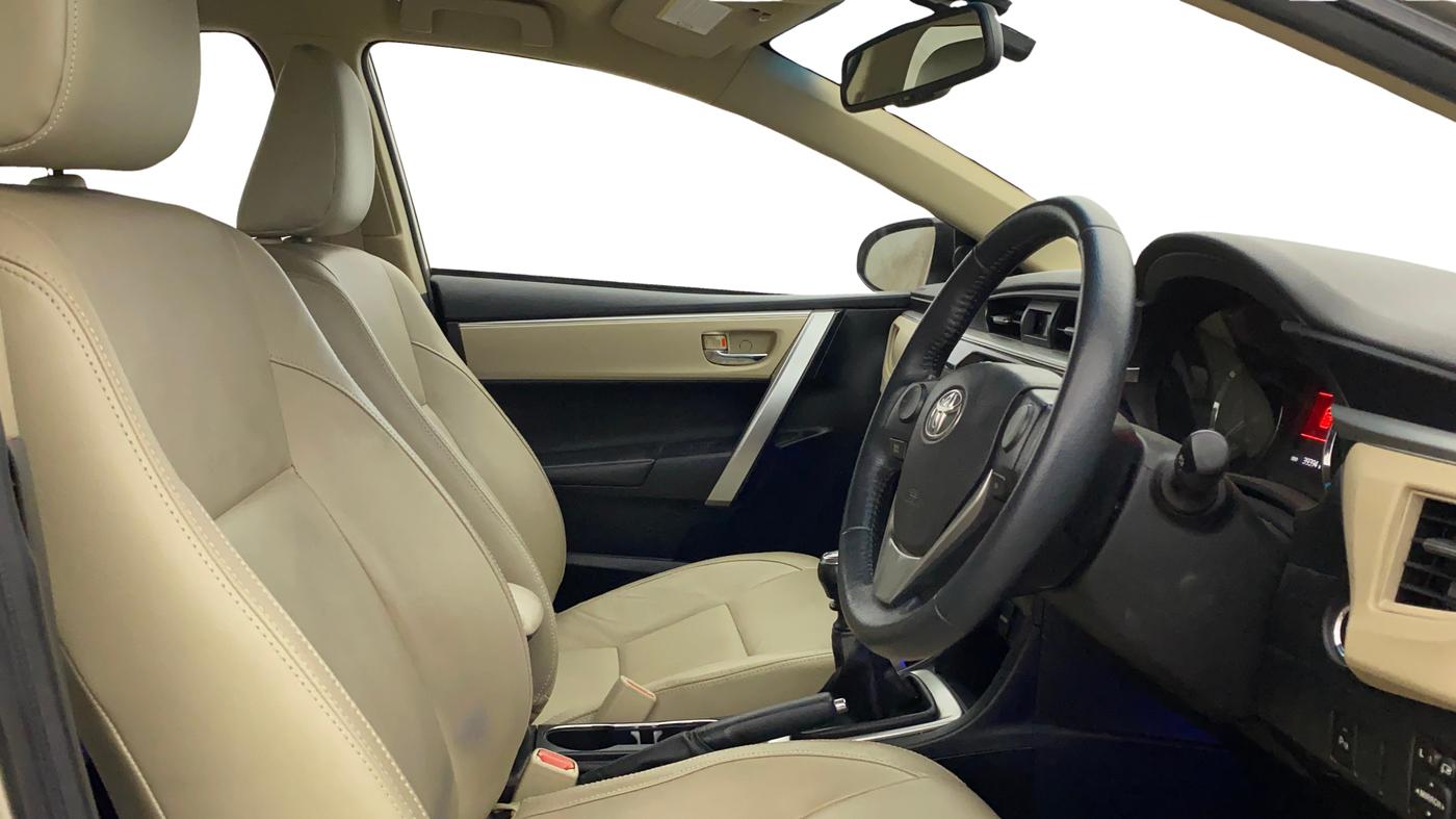 2014 Toyota Corolla Altis GL PETROL, Petrol, Manual, 39,388 km, Right Side Front Door Cabin