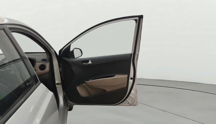 2014 Hyundai Xcent S (O) 1.2, Petrol, Manual, 1,03,307 km, RHS Front Door