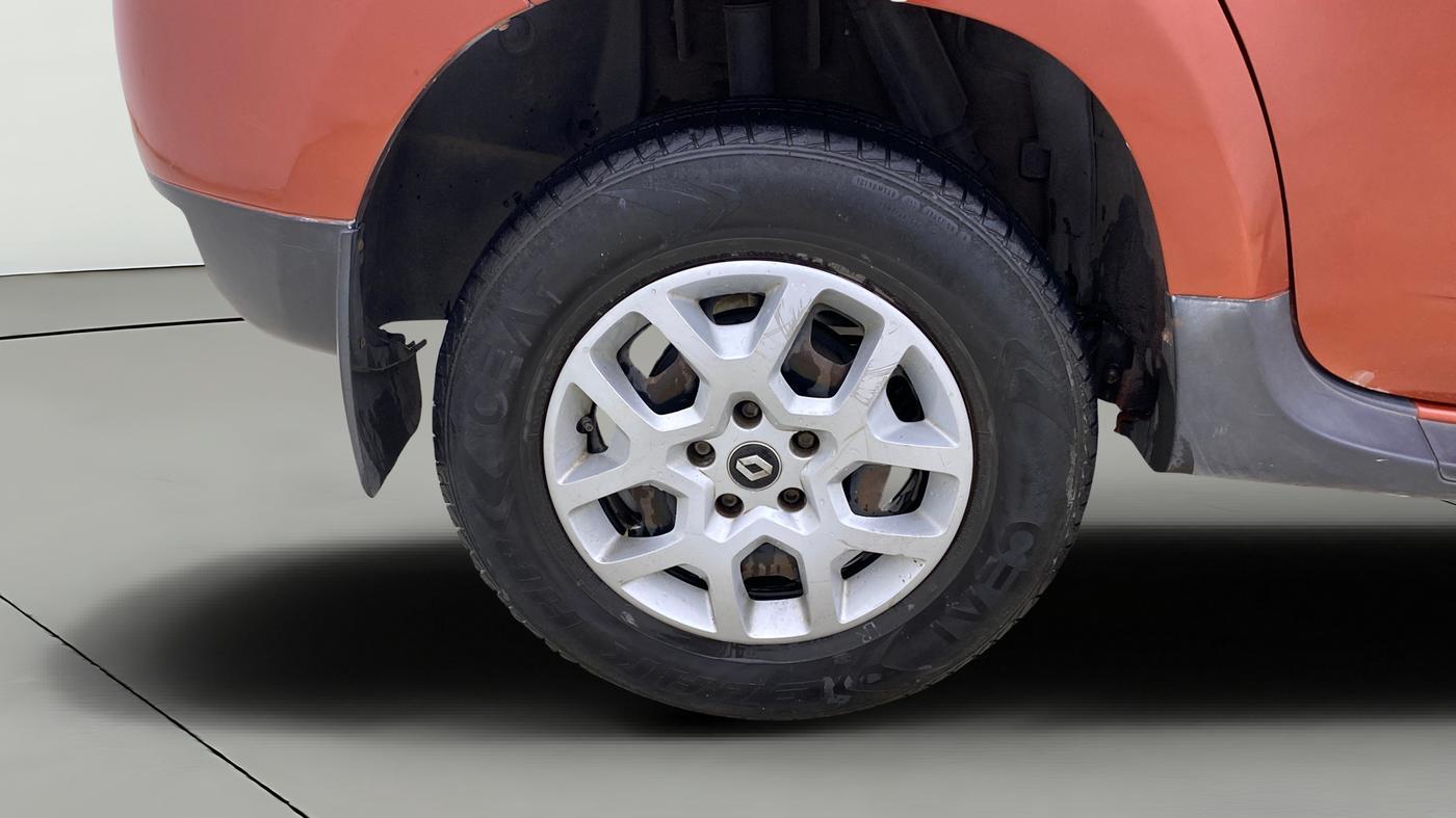 2016 Renault Duster 85 PS RXL DIESEL, Diesel, Manual, 1,29,567 km, Right Rear Wheel