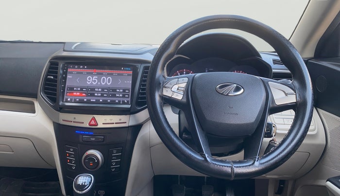 2020 Mahindra XUV300 W6 1.2 PETROL, Petrol, Manual, 95,633 km, Steering Wheel Close Up