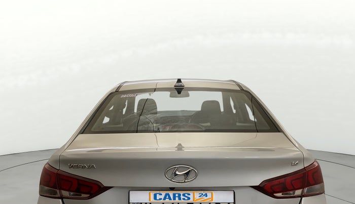 2018 Hyundai Verna 1.6 VTVT SX, Petrol, Manual, 51,957 km, Rear Windshield