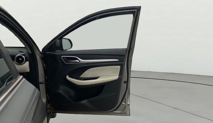 2022 MG ASTOR SUPER EX 1.5 MT, Petrol, Manual, 28,372 km, RHS Front Door