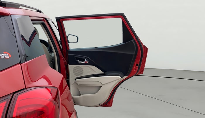 2023 Mahindra XUV300 W8 (O) 1.5 DIESEL AMT, Diesel, Automatic, 63,752 km, RHS Rear Door