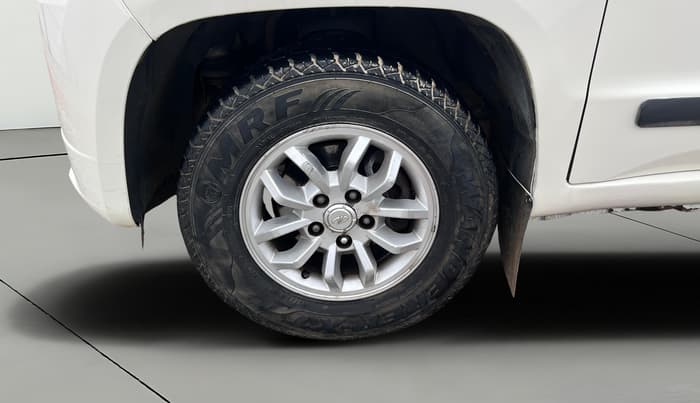 2018 Mahindra TUV300 T8, Diesel, Manual, 85,397 km, Left Front Wheel