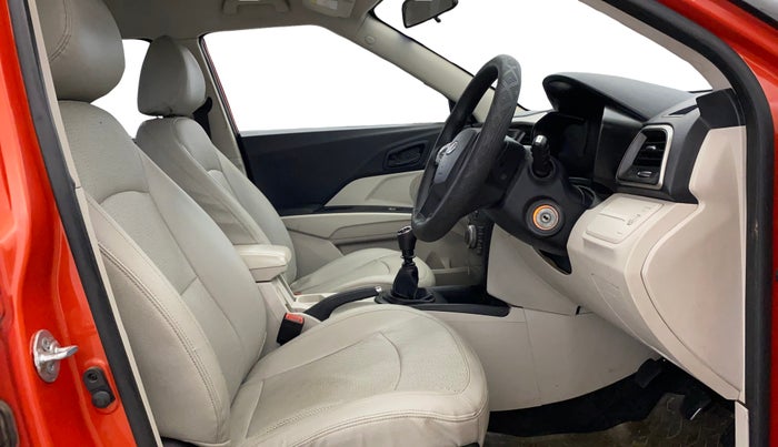 2019 Mahindra XUV300 W6 1.2 PETROL, Petrol, Manual, 86,895 km, Right Side Front Door Cabin