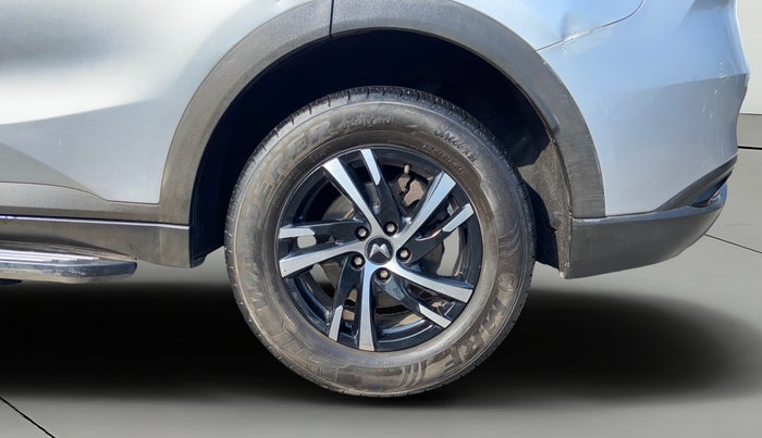 2021 Mahindra XUV700 AX 3 P AT 5 STR, Petrol, Automatic, 50,006 km, Left Rear Wheel