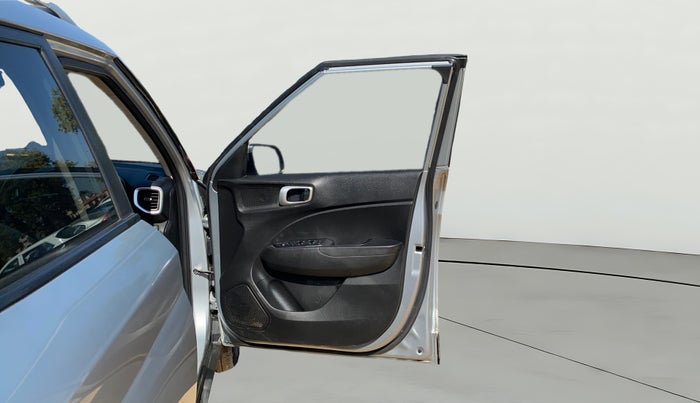 2020 Hyundai VENUE SX 1.0 TURBO, Petrol, Manual, 56,947 km, RHS Front Door