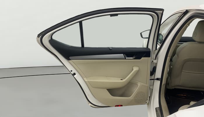 2018 Skoda Superb STYLE 1.8 TSI AT, Petrol, Automatic, 79,172 km, LHS Rear Door