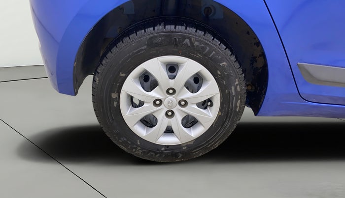 2016 Hyundai Elite i20 SPORTZ 1.4 CRDI, Diesel, Manual, 1,44,531 km, Right Rear Wheel