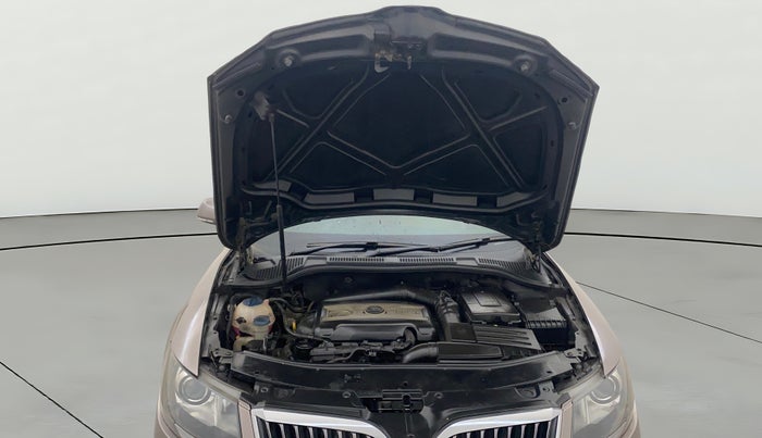 2014 Skoda Superb ELEGANCE 1.8 TSI AT, Petrol, Automatic, 74,204 km, Open Bonet