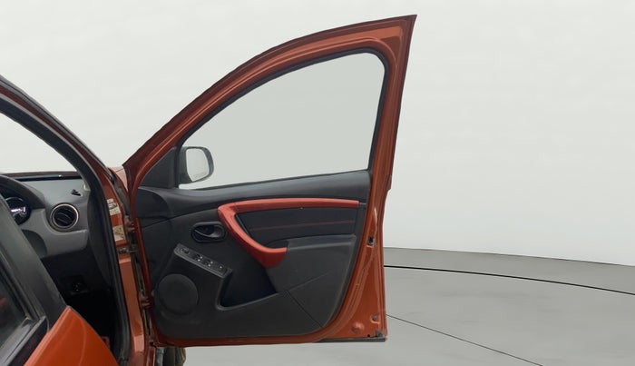 2018 Renault Duster RXS CVT, Petrol, Automatic, 46,011 km, RHS Front Door