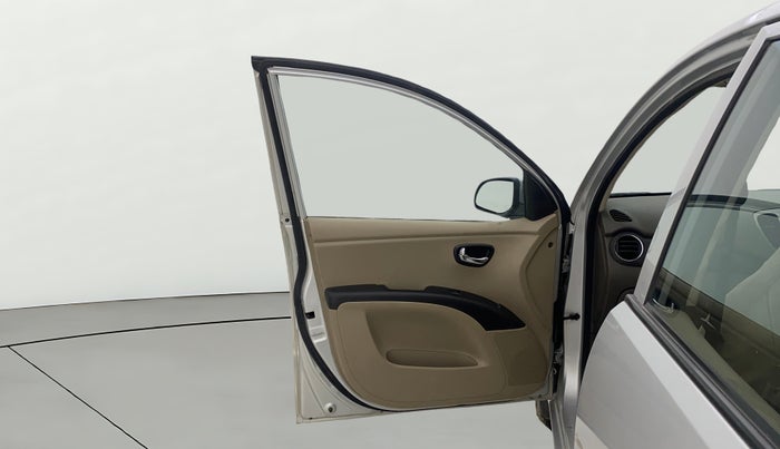 2013 Hyundai i10 MAGNA 1.2, CNG, Manual, 56,372 km, LHS Front Door