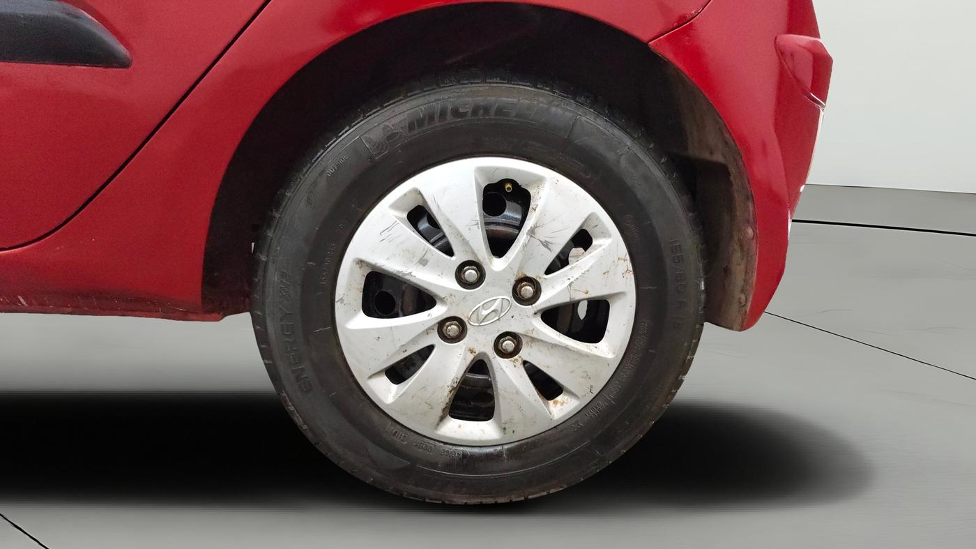2013 Hyundai i10 MAGNA 1.2, Petrol, Manual, 83,535 km, Left Rear Wheel
