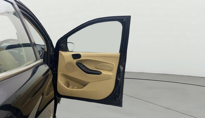 2017 Ford Figo Aspire TITANIUM 1.2 PETROL, Petrol, Manual, 42,174 km, RHS Front Door