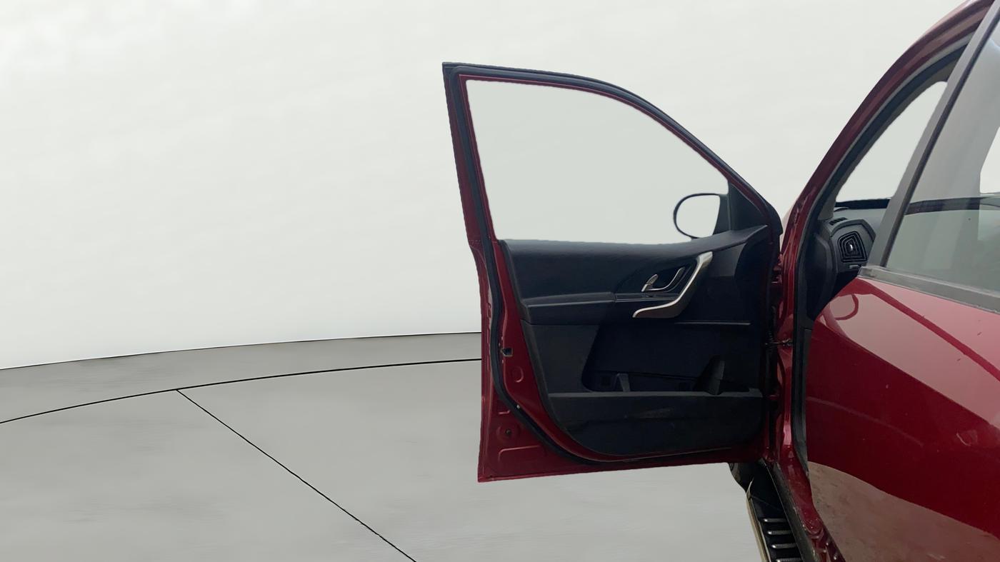 2019 Mahindra XUV500 W9 AT, Diesel, Automatic, 61,586 km, LHS Front Door