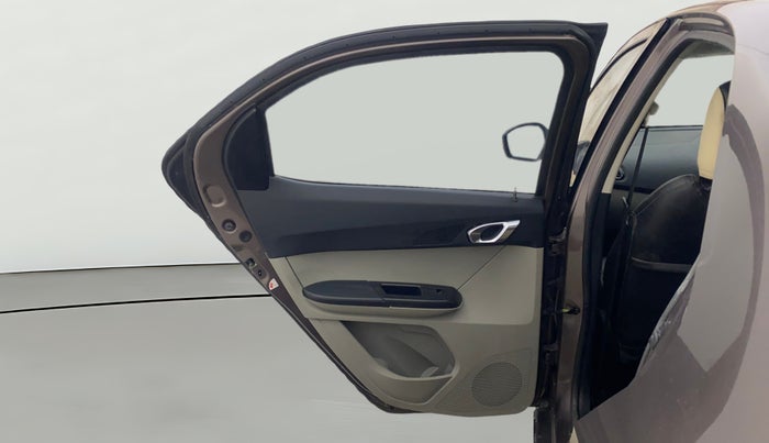 2018 Tata Tiago XZ PETROL, Petrol, Manual, 30,975 km, LHS Rear Door