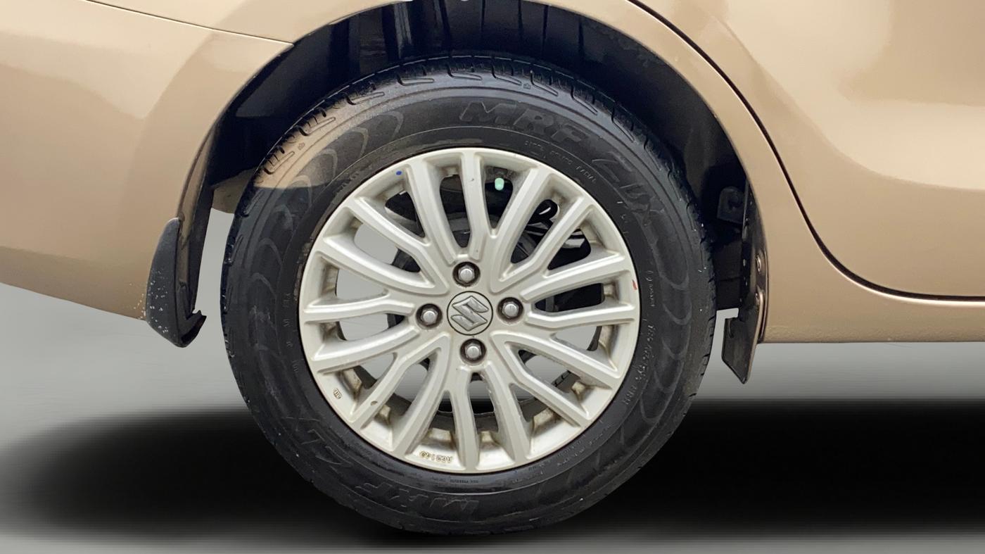 2018 Maruti Dzire ZXI, Petrol, Manual, 97,304 km, Right Rear Wheel