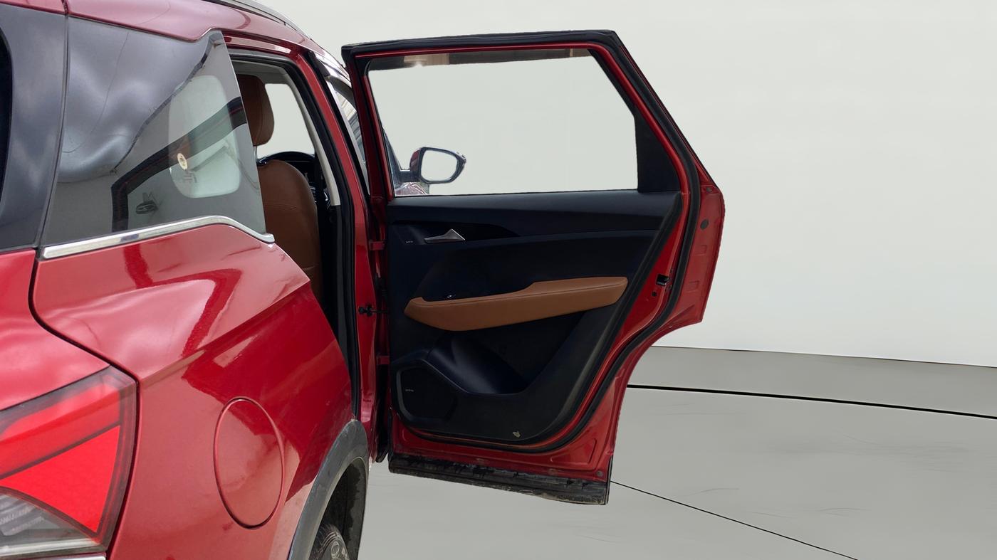 2020 MG HECTOR PLUS SHARP 1.5 PETROL TURBO HYBRID MT 6-STR, Petrol, Manual, 56,803 km, RHS Rear Door