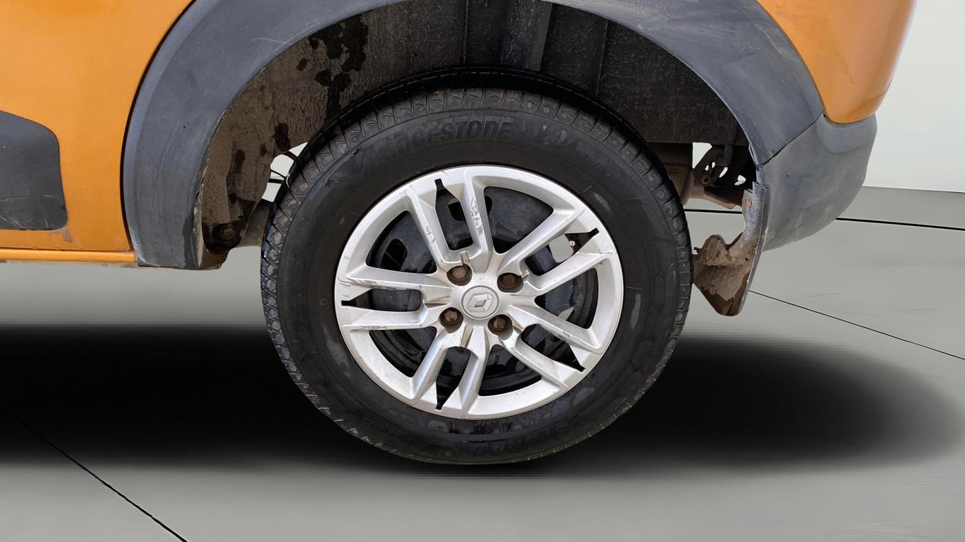 2019 Renault TRIBER RXL MT, Petrol, Manual, 75,425 km, Left Rear Wheel